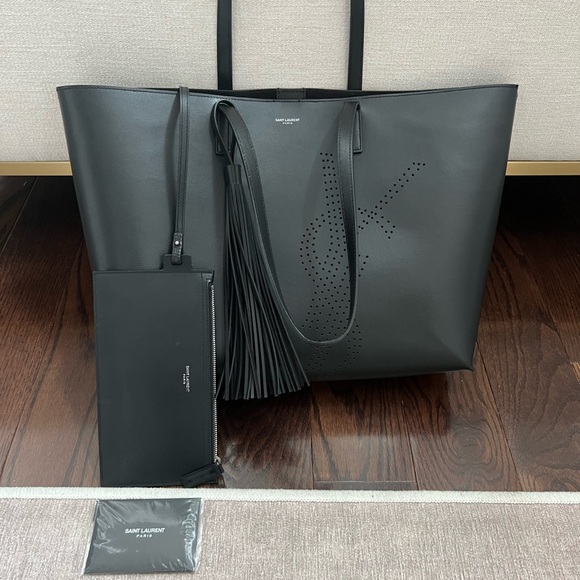 Saint Laurent Shopper Tote - Picture 6 of 11